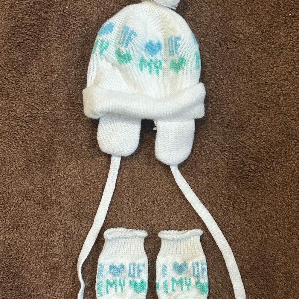 Vintage White and Blue Kids Hat and Mittens Set